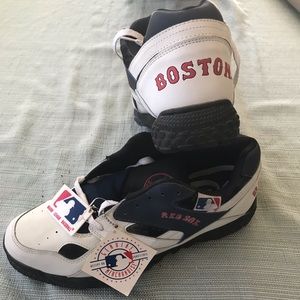 ⚾️Vintage MLB Boston Red Sox Turf Shoe